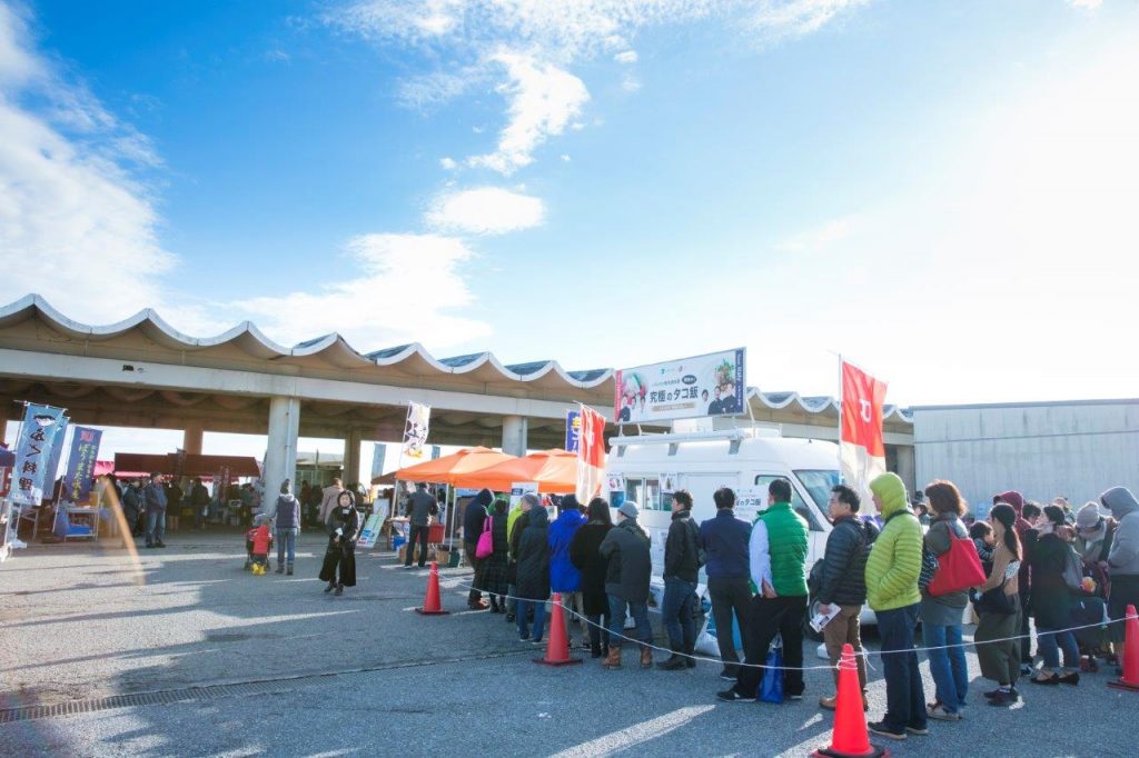 いすみ市港の朝市「究極のタコ飯」プロジェクト